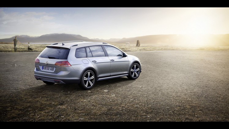 Het lag natuurlijk al in de lijn der verwachting, maar na de gewone Golf, de Variant, de GTI en de e-Golf is nu ook de Alltrack aan een facelift onderworpen.