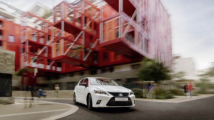 Private Lease nu ook mogelijk bij Lexus CT200h. De hybride hatchback is dan te rijden vanaf 390 euro per maand.