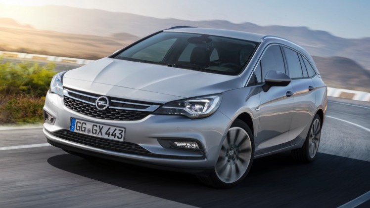 Opel Astra ook als Sports Tourer naar IAA Frankfurt. De Astra stationwagon is eind 2015 bestelbaar voor prijzen vanaf circa 21 mille.