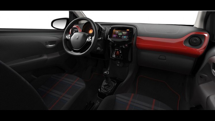 In navolging van de Peugeot 308, 208 en 508 krijgt ook de 108 de GT Line uitvoering met sportieve details.