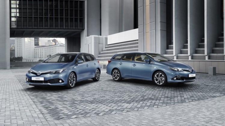 Facelift Toyota Auris 2015 voorbereid op Autosalon van Genve. Op 3 maart maakt Toyota alle details van de vernieuwde Auris bekend.