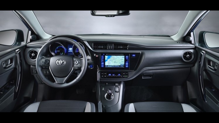 Facelift Toyota Auris 2015 voorbereid op Autosalon van Genve. Op 3 maart maakt Toyota alle details van de vernieuwde Auris bekend.