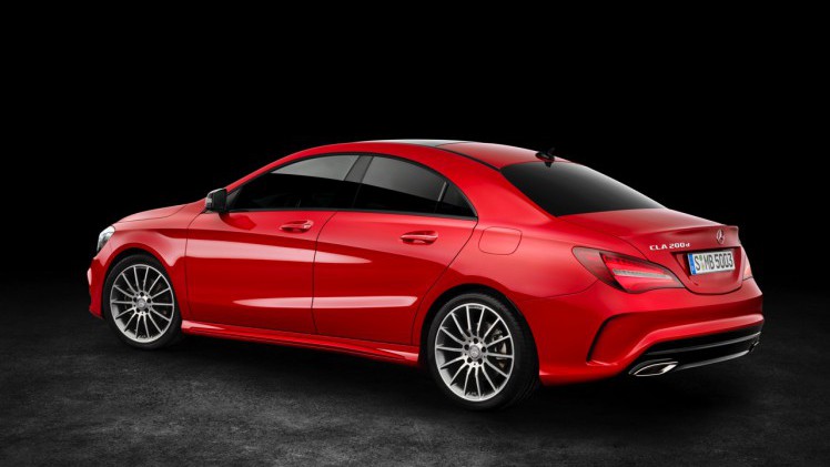 De facelift van de Mercedes CLA die zijn debuut beleeft op de New York International Auto Show is meer een update voor het in- en exterieur, met de komst van een nieuwe 180d diesel.