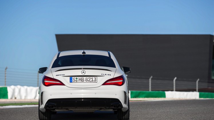De facelift van de Mercedes CLA die zijn debuut beleeft op de New York International Auto Show is meer een update voor het in- en exterieur, met de komst van een nieuwe 180d diesel.