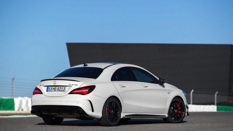 De facelift van de Mercedes CLA die zijn debuut beleeft op de New York International Auto Show is meer een update voor het in- en exterieur, met de komst van een nieuwe 180d diesel.
