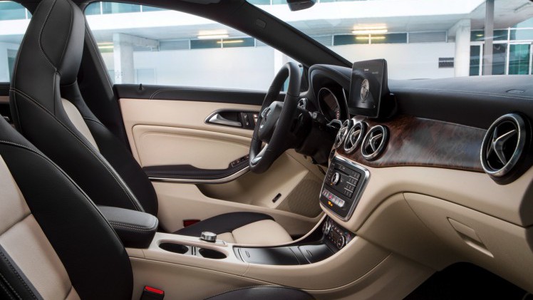 De facelift van de Mercedes CLA die zijn debuut beleeft op de New York International Auto Show is meer een update voor het in- en exterieur, met de komst van een nieuwe 180d diesel.