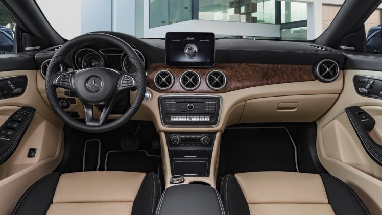 De facelift van de Mercedes CLA die zijn debuut beleeft op de New York International Auto Show is meer een update voor het in- en exterieur, met de komst van een nieuwe 180d diesel.