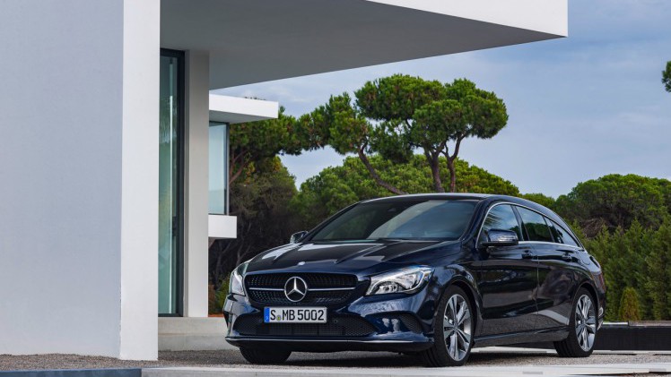 De facelift van de Mercedes CLA die zijn debuut beleeft op de New York International Auto Show is meer een update voor het in- en exterieur, met de komst van een nieuwe 180d diesel.