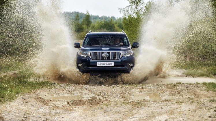 Toyota geeft de nieuwe generatie Land Cruiser prijzen. Het model komt er als drie- en vijfdeurs op geel en grijs kenteken.