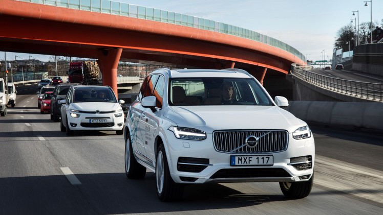 Volvo breidt het Drive Me project met zelfrijdende auto's uit in London. Onder de noemer Drive Me London gaan in 2017 zo'n 50 en in 2018 ongeveer 100 autonome auto's de weg op.