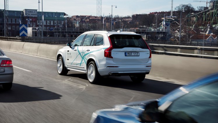 Volvo breidt het Drive Me project met zelfrijdende auto's uit in London. Onder de noemer Drive Me London gaan in 2017 zo'n 50 en in 2018 ongeveer 100 autonome auto's de weg op.
