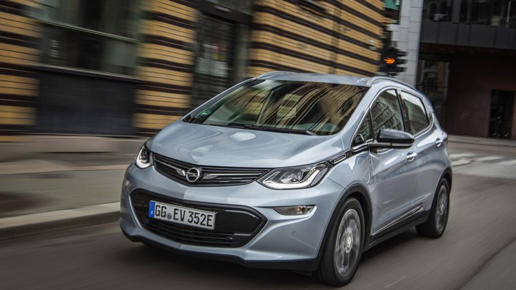 De Opel Amper-e en de Insignia hebben diverse Plus X Awards gekregen.