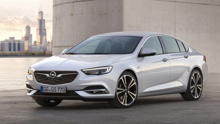 De Opel Amper-e en de Insignia hebben diverse Plus X Awards gekregen.