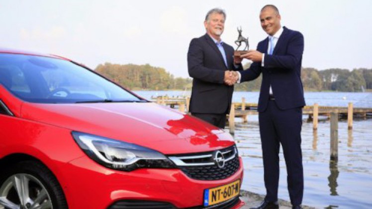 De nieuwe Opel Astra is verkozen tot Zakenauto van het jaar 2018, de Peugeot 5008 tot beste zakelijke nieuwkomer.