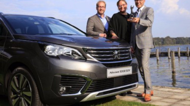 De nieuwe Opel Astra is verkozen tot Zakenauto van het jaar 2018, de Peugeot 5008 tot beste zakelijke nieuwkomer.
