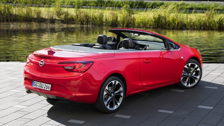 De Opel Cascada Supreme werd vorig jaar in Parijs onthuld en is inmiddels leverbaar geworden. Extra uitrusting met een lekker fel kleurtje.