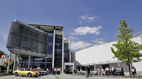 Opel opende 50 jaar geleden, als eerste grote Europese merk, zijn Design Studio