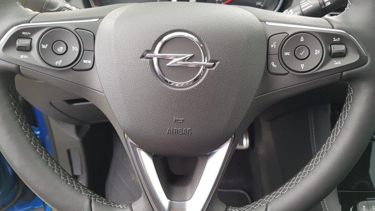 Opel plaatst zich met de nieuwe Grandland X keurig tussen de middenklasse SUV's die zeer populair zijn in de Europese markt. Autovandaag reed de benzineversie.