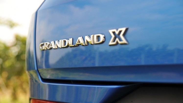 Opel plaatst zich met de nieuwe Grandland X keurig tussen de middenklasse SUV's die zeer populair zijn in de Europese markt. Autovandaag reed de benzineversie.