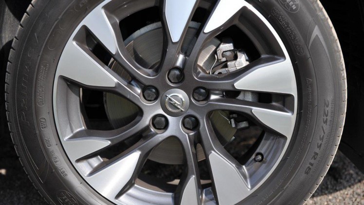 Opel plaatst zich met de nieuwe Grandland X keurig tussen de middenklasse SUV's die zeer populair zijn in de Europese markt. Autovandaag reed de benzineversie.