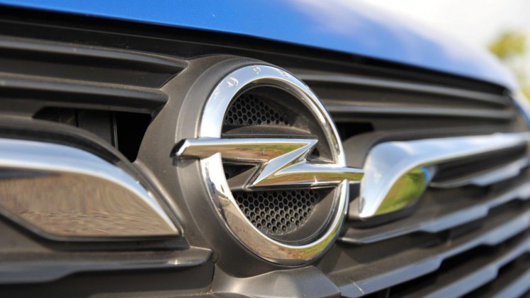 Opel plaatst zich met de nieuwe Grandland X keurig tussen de middenklasse SUV's die zeer populair zijn in de Europese markt. Autovandaag reed de benzineversie.