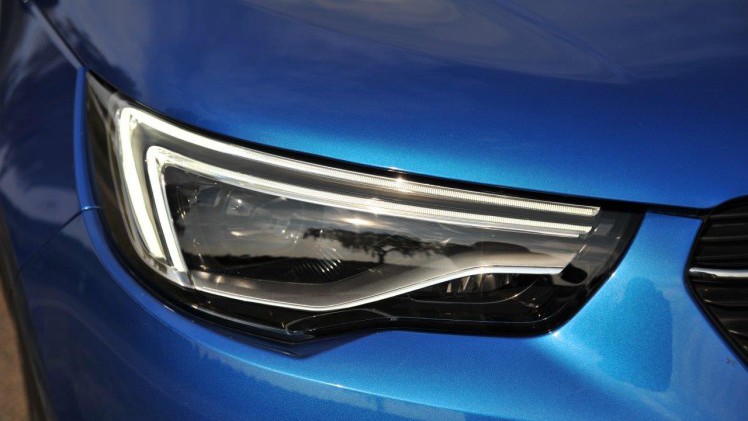 Opel plaatst zich met de nieuwe Grandland X keurig tussen de middenklasse SUV's die zeer populair zijn in de Europese markt. Autovandaag reed de benzineversie.