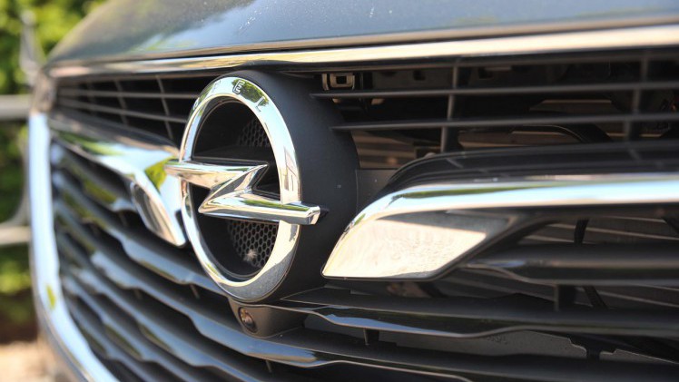 Opel breidt het leveringsprogramma van de nieuwe Insignia uit met de Sports Tourer, een sportief en elegant gelijnde stationwagon.
