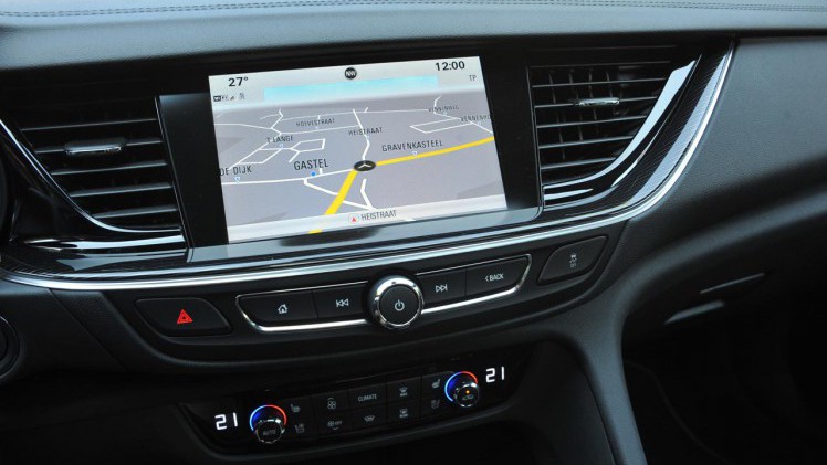Opel breidt het leveringsprogramma van de nieuwe Insignia uit met de Sports Tourer, een sportief en elegant gelijnde stationwagon.