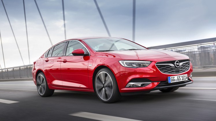 Opel verkocht binnen het jaar al 100.000 exemplaren van de nieuwe Insignia.