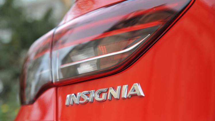 Na negen jaar en 940.000 eenheden komt Opel met de nieuwe Insignia. Die is vooral lichter en technologisch meer hoogwaardig, zo ontdekte AutoVandaag tijdens de eerste kennismaking.