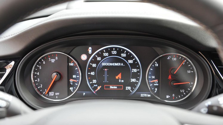 Na negen jaar en 940.000 eenheden komt Opel met de nieuwe Insignia. Die is vooral lichter en technologisch meer hoogwaardig, zo ontdekte AutoVandaag tijdens de eerste kennismaking.