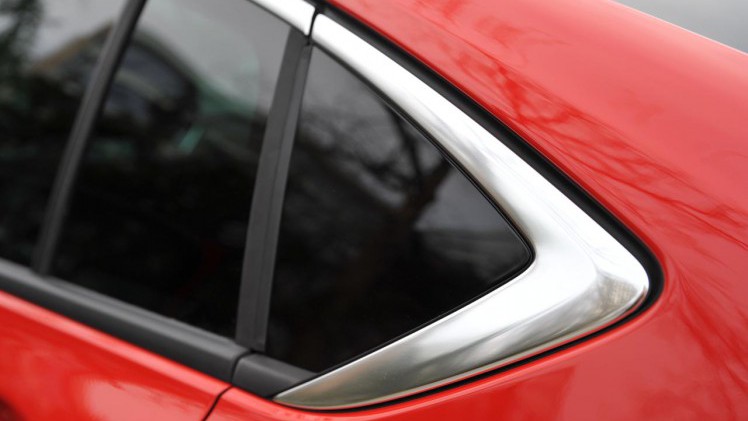 Na negen jaar en 940.000 eenheden komt Opel met de nieuwe Insignia. Die is vooral lichter en technologisch meer hoogwaardig, zo ontdekte AutoVandaag tijdens de eerste kennismaking.
