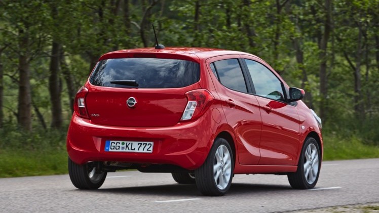 Autotest Opel Karl, de nieuwe vijfdeurs stadsauto van Opel met 1.0 EcoFlex motor, relatief veel ruimte en luxe uitrusting.