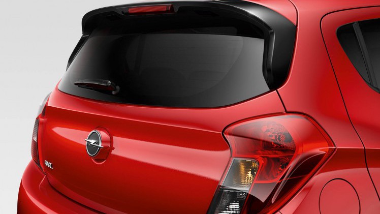 De Opel Karl is dit najaar iets zuiniger geworden en stoot nu 94 g/km CO2 uit. Begin 2016 voegt Opel het Intellilink infotainmentsysteem toe aan de uitrustingsmogelijkheden.