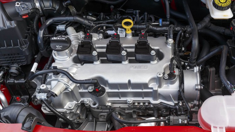 De Opel Karl is dit najaar iets zuiniger geworden en stoot nu 94 g/km CO2 uit. Begin 2016 voegt Opel het Intellilink infotainmentsysteem toe aan de uitrustingsmogelijkheden.