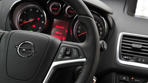 Test Opel Meriva 1.4 Turbo met automaat, het faceliftmodel is subtiel opgefrist en krijgt ook een nieuwe 1.6 CDTI met 20% bijtelling.