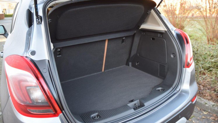 Opel Mokka X rijtest AutoVandaag