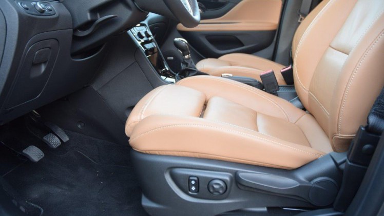 Opel Mokka X rijtest AutoVandaag