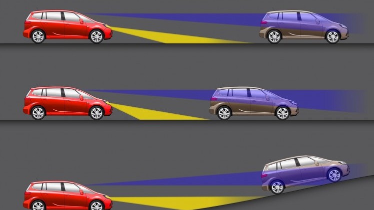 Opel kondigt matrix LED-verlichting aan binnen 18 maanden en kijkt ook al uit naar intelligente koplampen die oogbewegingen volgen.