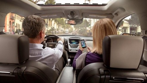 Mobiele WiFi-hotspot en noodhulpverlening via Opel OnStar. Introductie vanaf 2015.