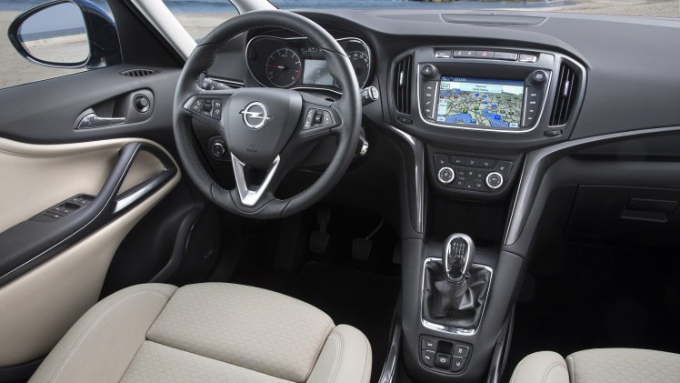 De facelift van de Opel Zafira is een feit. Als nieuwe Opel Zafira is hij nog veiliger en comfortabeler.