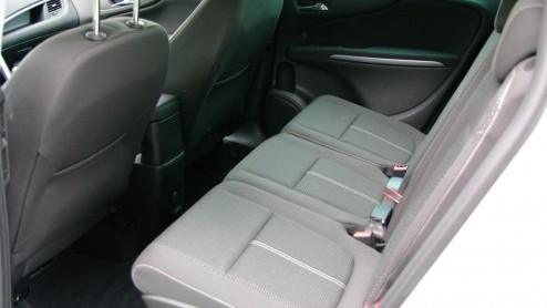 Rijtest Opel Zafira 1.6 Turbo CNG. De op aardgas rijdende Opel Zafira is comfortabel, veelzijdig en milieuvriendelijk.