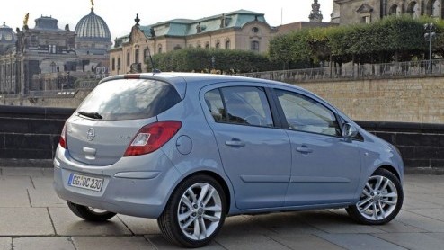 Zowel letterlijk als figuurlijk heeft de nieuwe Opel Corsa het formaat van de Astra. Het moeten de komende jaren namelijk Opels bestseller worden en de nieuwe Corsa is  vergeleken met een Astra van