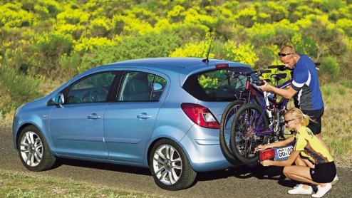 Nadat eerder al de driedeurs Corsa aan het publiek was voorgesteld, komt Opel nu met de versie met vijf deuren. Ook dit model is groter dan zijn voorganger.