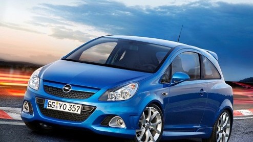 De wereld is weer een bommetje op wielen rijker. Opel heeft zojuist de eerste beelden vrijgegeven van de Corsa OPC en de auto ziet er uit alsof hij voor veel vuurwerk kan zorgen.