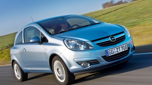 Gegadigden voor een Opel Corsa kunnen nu ook kiezen voor de Opel Corsa inTouch Limited Edition, onder meer voorzien van een Multimedia Center van Pioneer. DVD kijken, navigatie, of gewoon een MP3 luis