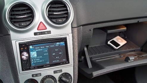 Gegadigden voor een Opel Corsa kunnen nu ook kiezen voor de Opel Corsa inTouch Limited Edition, onder meer voorzien van een Multimedia Center van Pioneer. DVD kijken, navigatie, of gewoon een MP3 luis