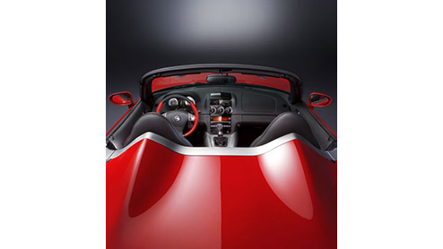 Het GM concern heeft drie verschillende autos ontwikkeld die in de basis hetzelfde zijn. Wij Europeanen krijgen van die drie alleen de Opel GT op de markt. Een leuke roadster met turbo motor en achte