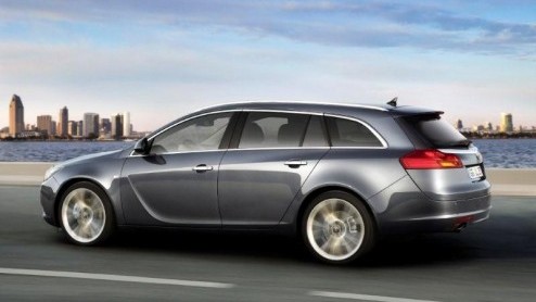 Als de nieuwe Opel Insignia de Auto van het Jaar 2009 is, hoe zal de Sports Tourer dan wel niet gaan scoren? Gezinsauto van het Jaar? Hoe dan ook, Opel maakt de prijzen van deze stationwagon bekend. V