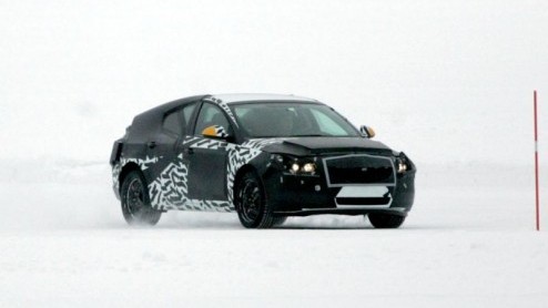 Opel is druk bezig om de nieuwe Vectra voor het einde van 2008 bij jou op de oprit te krijgen. Dat bewijzen de fotos die gemaakt zijn in het hoge noorden van Zweden die hier te zien zijn.